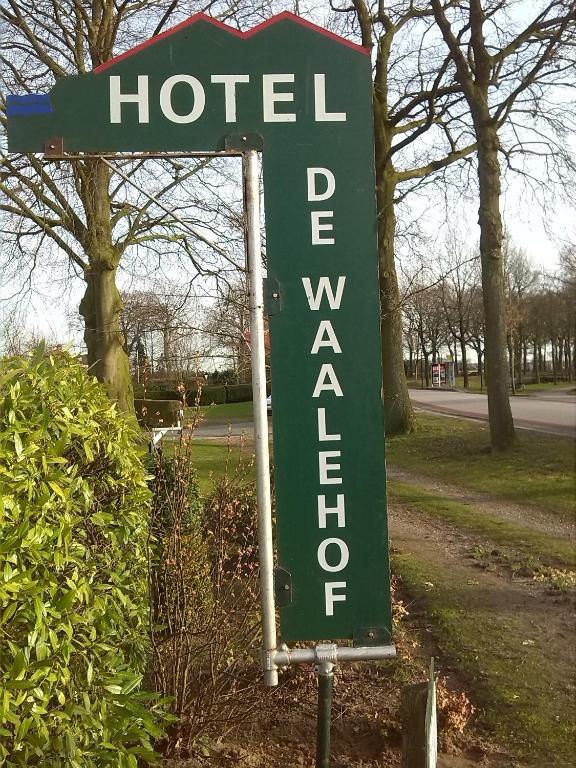 Hotel De Waalehof Jipsinghuizen Exterior photo